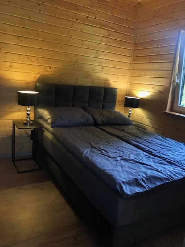 Mahoniowe Zacisze Villa Strzeszow Luaran gambar